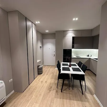 Elvi Apartment *